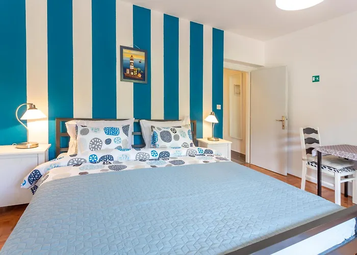 Mamma Mia 2 شقة هفار