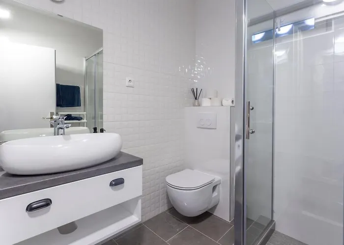 Mamma Mia 2 شقة هفار